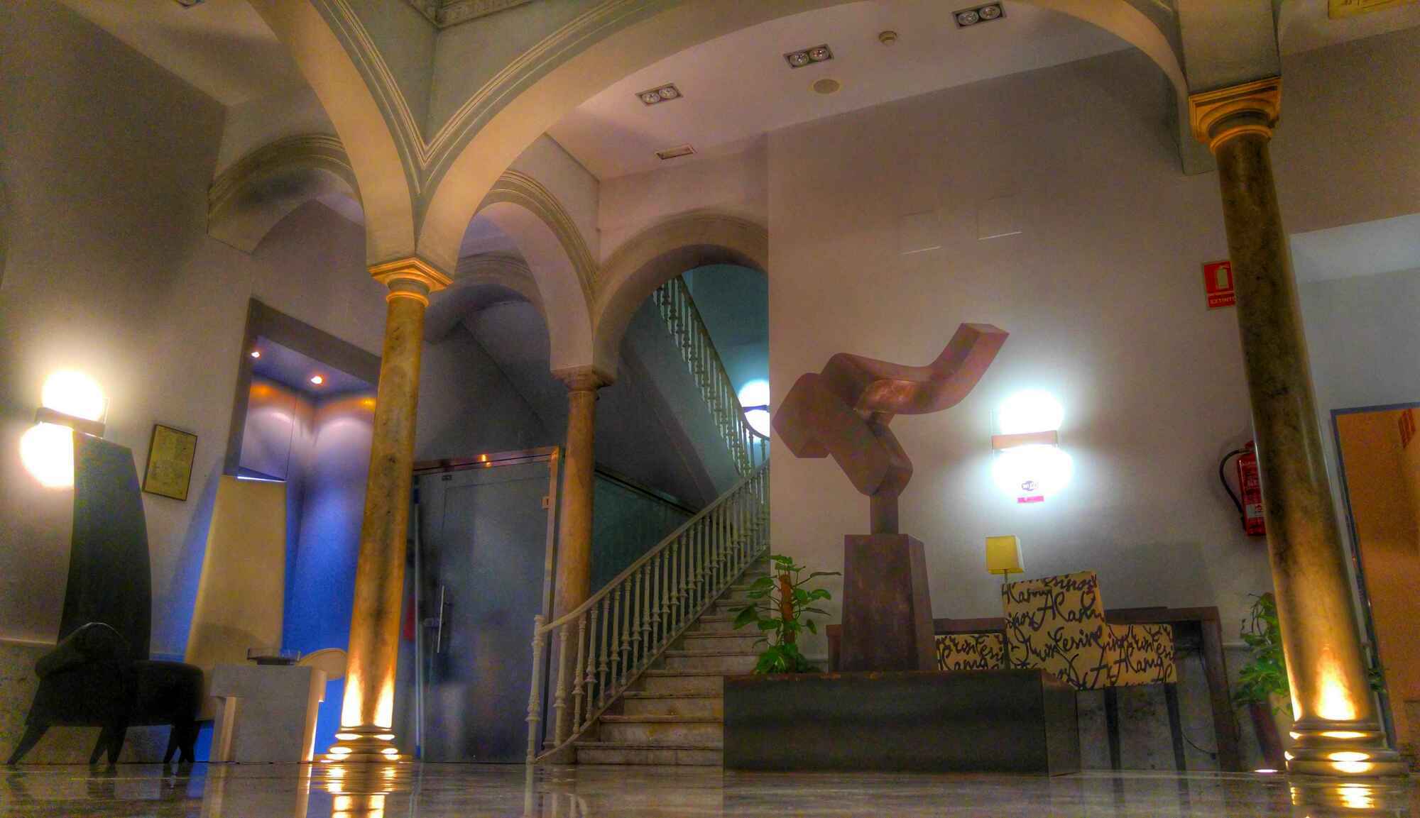فندق إشبيليةفي  فندق بيتي بالاس سانتا كروز المظهر الخارجي الصورة